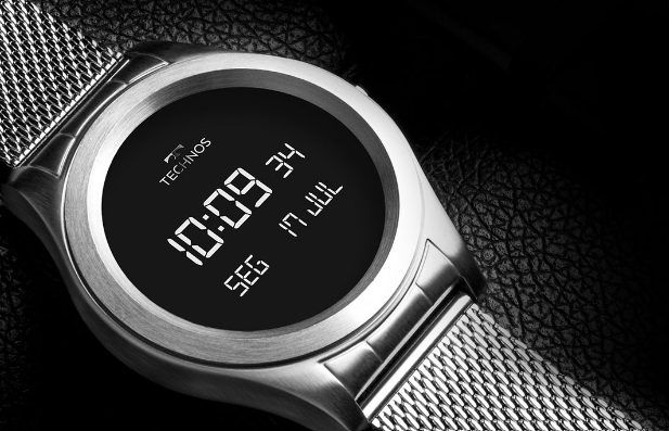 smartwatch mostrando as horas